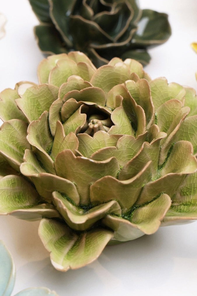 EG06 Peridot Comanche Peony - Chive UK Wholesale