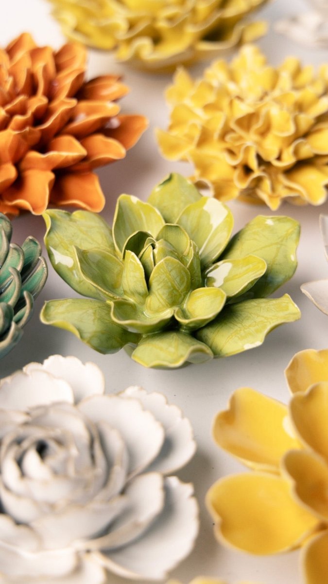 EG32 Chartreuse Columbine - Chive UK Wholesale