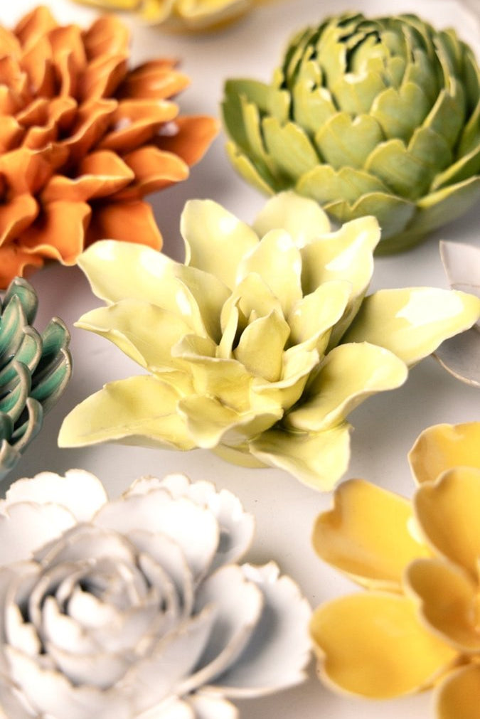EG39 Lime Yellow Tiger Lily - Chive UK Wholesale
