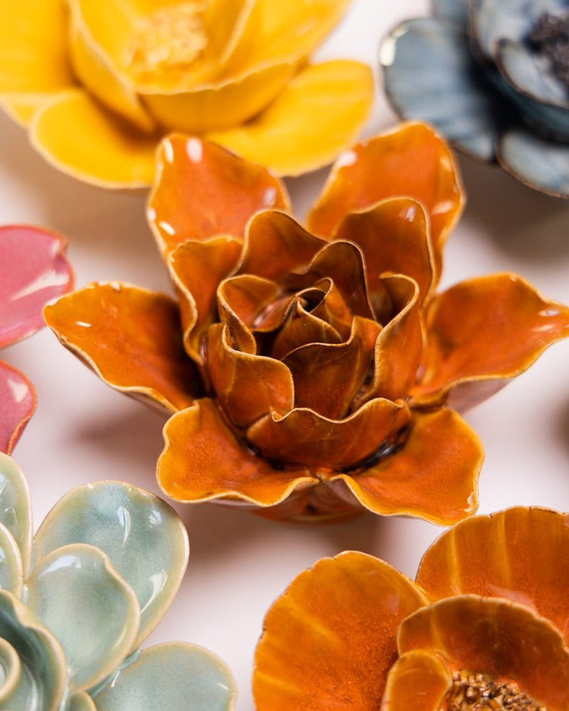 France Ceramic Flower Rust Lily - Chive UK Wholesale