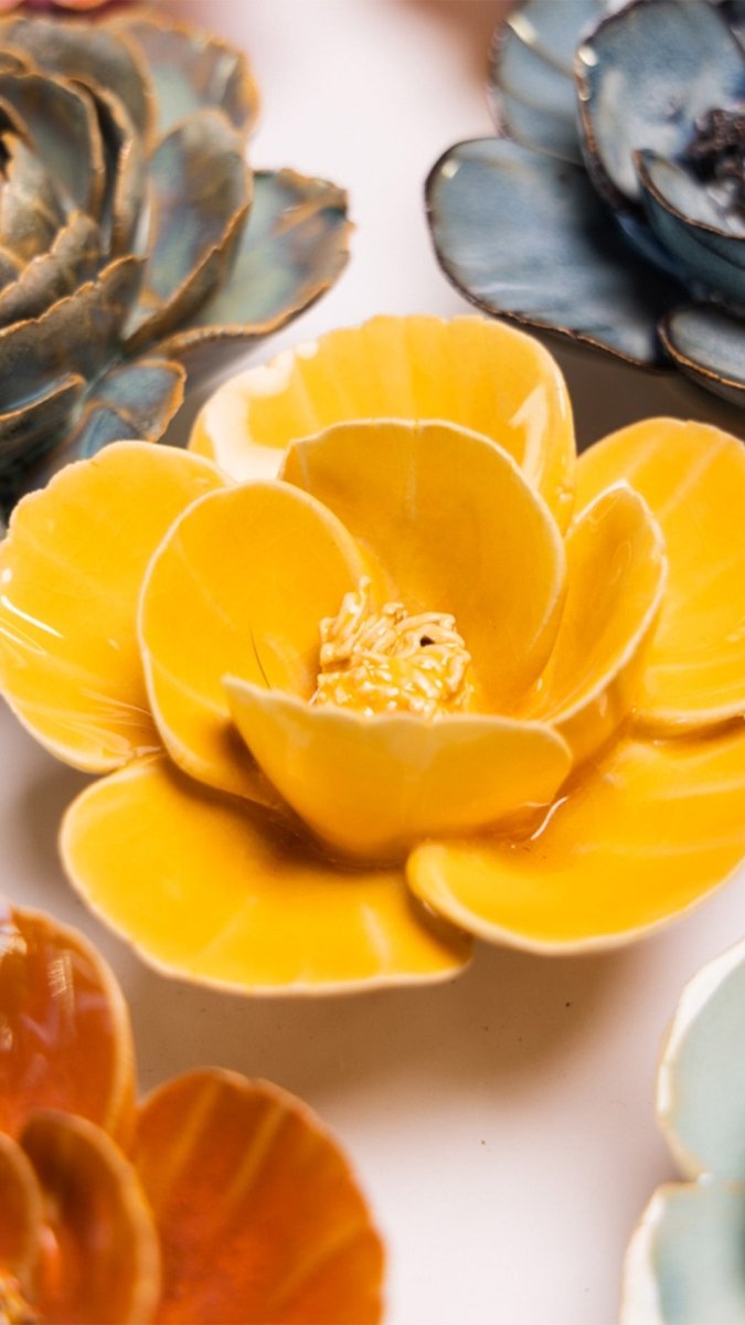 FR06 Burnt Yellow Poppy - Chive UK Wholesale