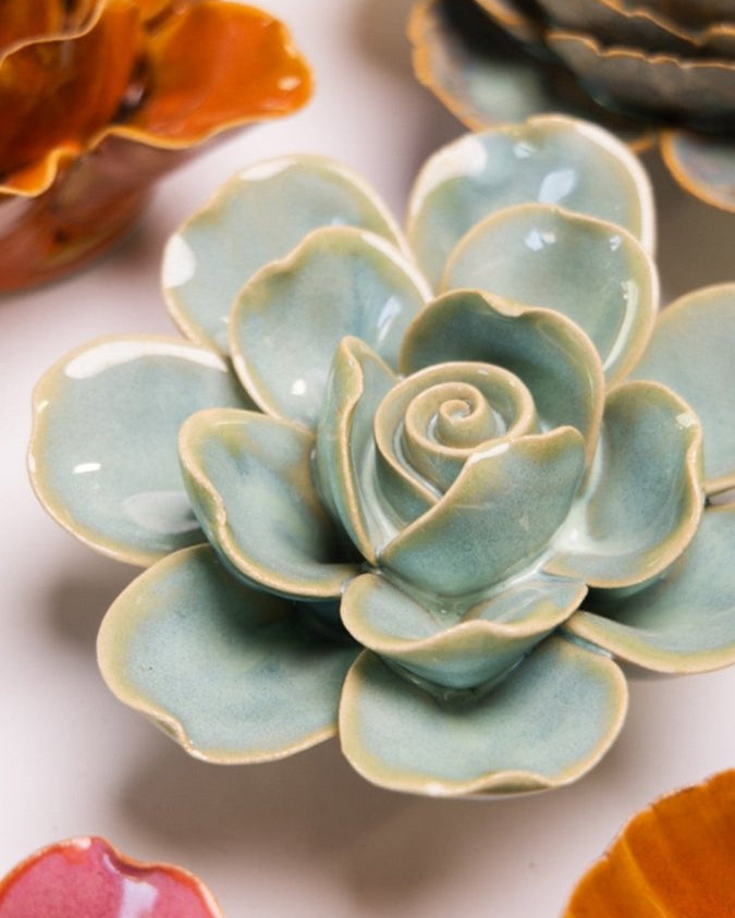 FR10 Milk Teal Tahitian Gardenia - Chive UK Wholesale