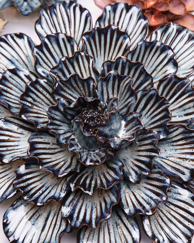 JA25 Navy Dinner Plate Dahlia - Chive UK Wholesale