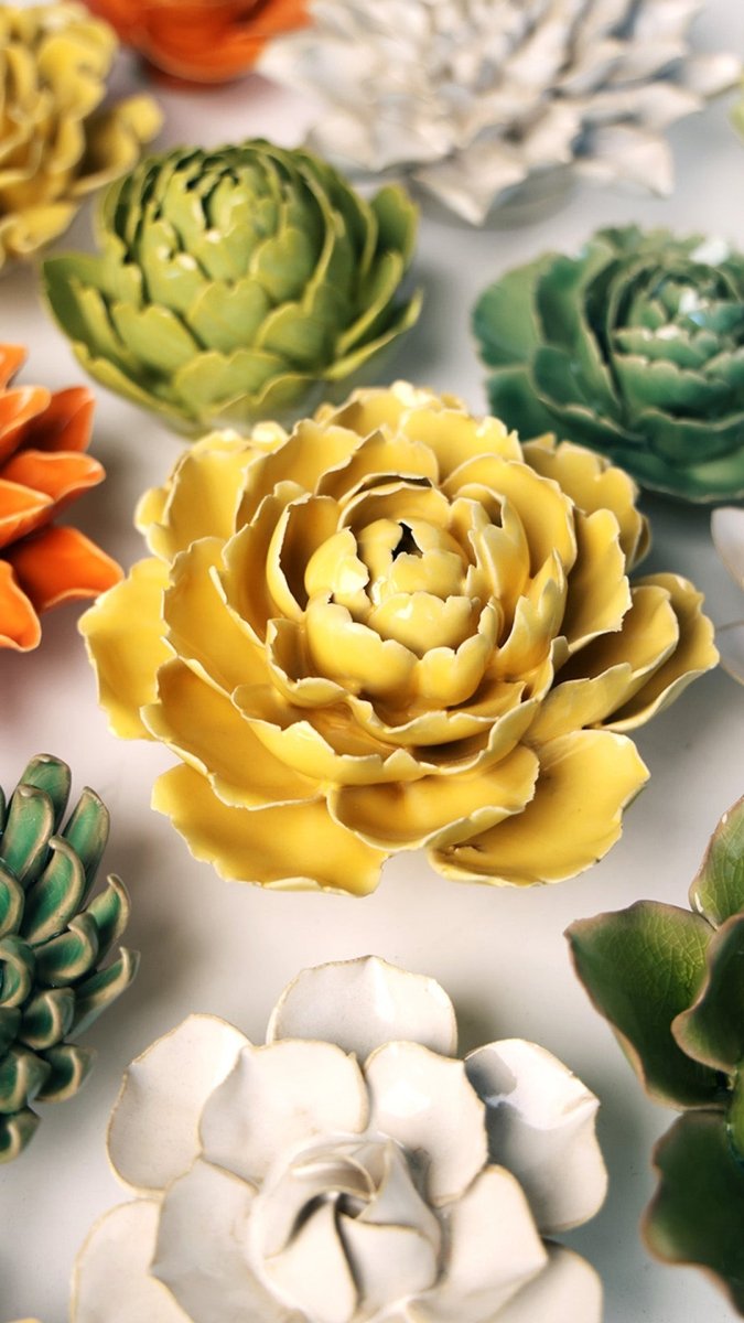 EG21 Buttercup Yellow Gay Paree Peony - Chive UK Wholesale