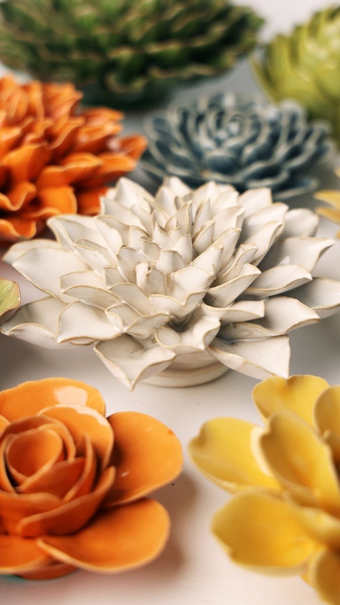 EG23 Ivory Autumn Azalea - Chive UK Wholesale