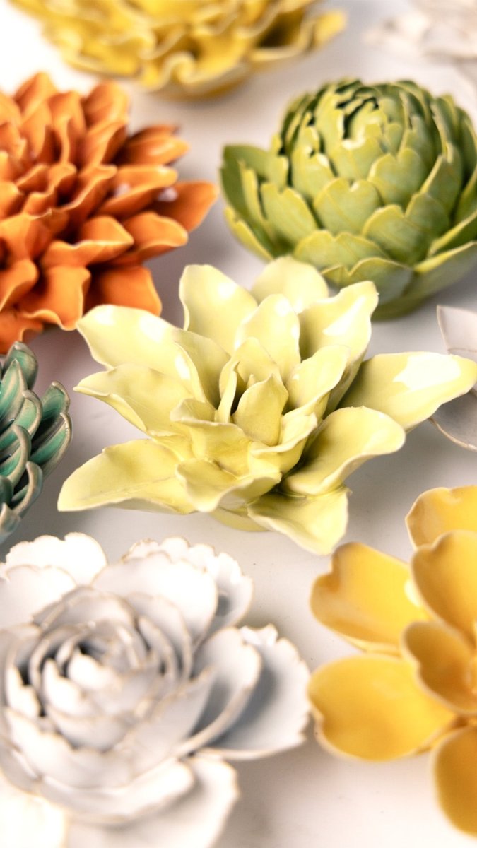 EG39 Lime Yellow Tiger Lily - Chive UK Wholesale