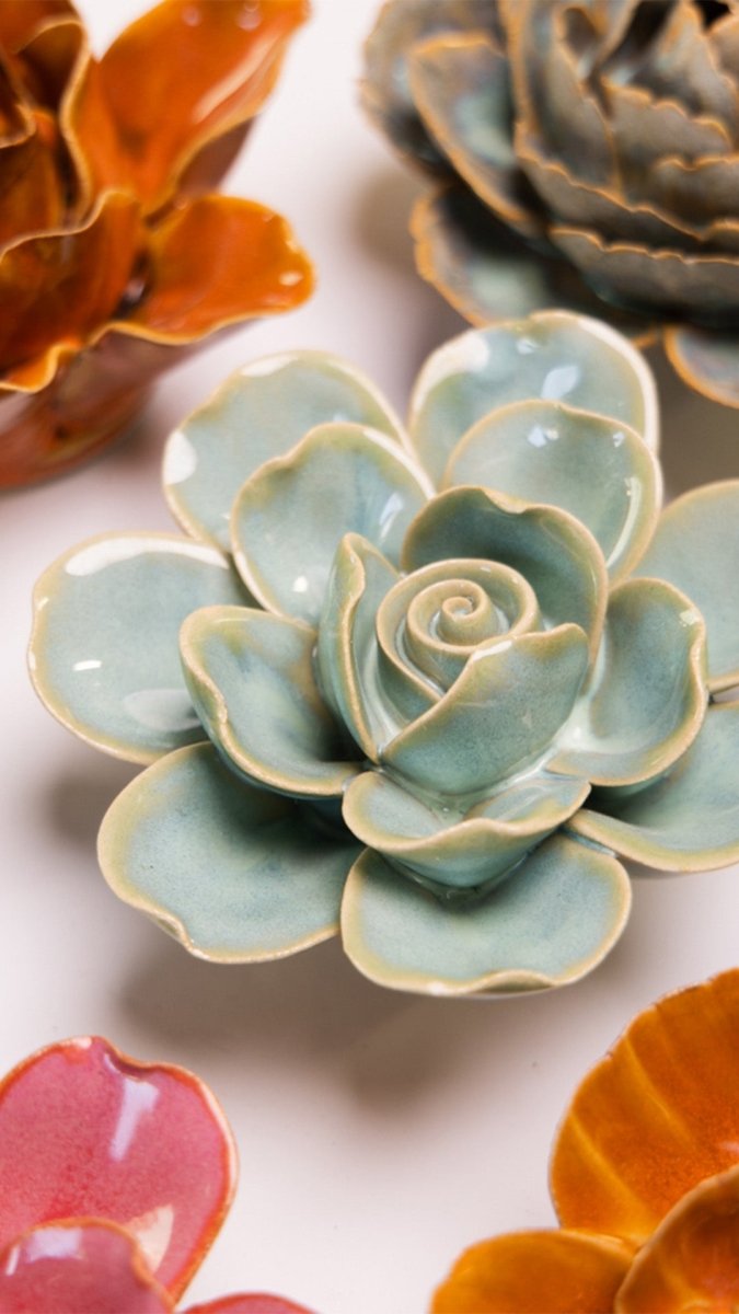 FR10 Milk Teal Tahitian Gardenia - Chive UK Wholesale