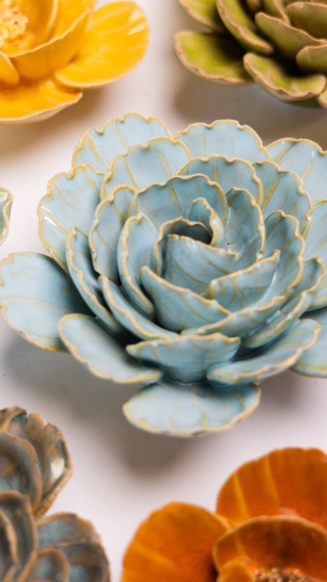 FR11 Robin's Egg Blue Keiko Peony - Chive UK Wholesale