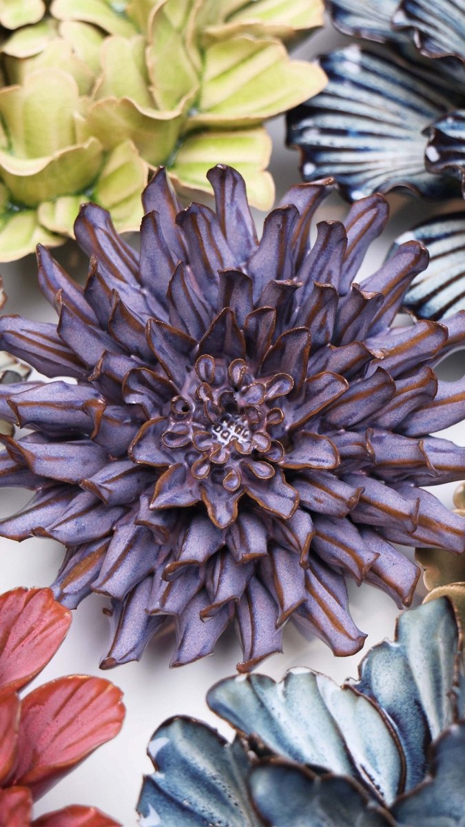 JA22 Violet Blue Fleur De Lis Mum - Chive UK Wholesale