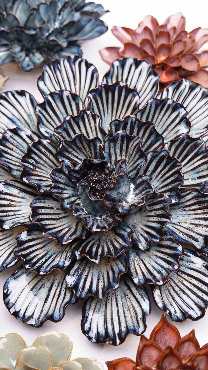 JA25 Navy Dinner Plate Dahlia - Chive UK Wholesale